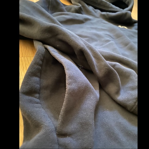 NWOT UNDER ARMOUR HOODIE - Picture 5 of 7